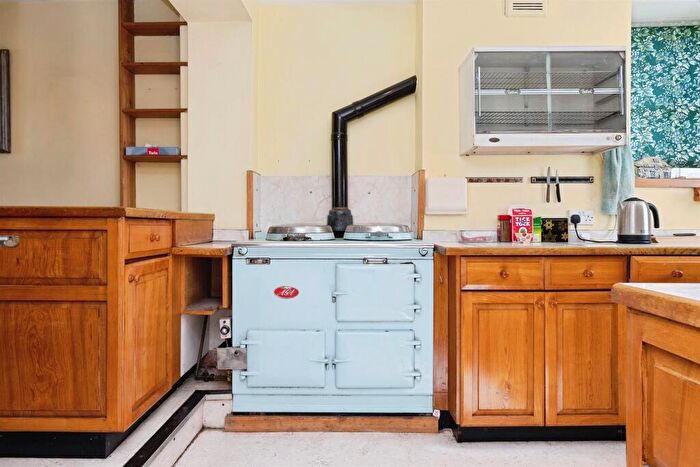 3 Bedroom End Of Terrace House For Sale In High Street, Marshfield, Chippenham, SN14