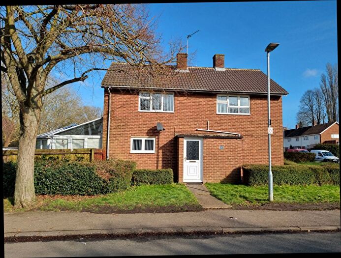 4 Bedroom Semi-Detached House To Rent In Caponfield, Welwyn Garden City, AL7