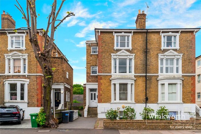 2 Bedroom Flat To Rent In Church Road, Richmond, Surrey, TW9