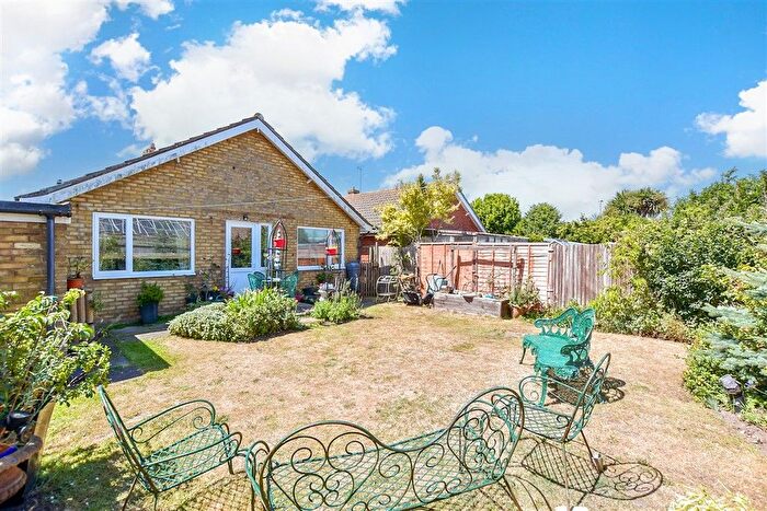 3 Bedroom Detached Bungalow For Sale In Livingstone Close, Dymchurch, Romney Marsh, Kent, TN29