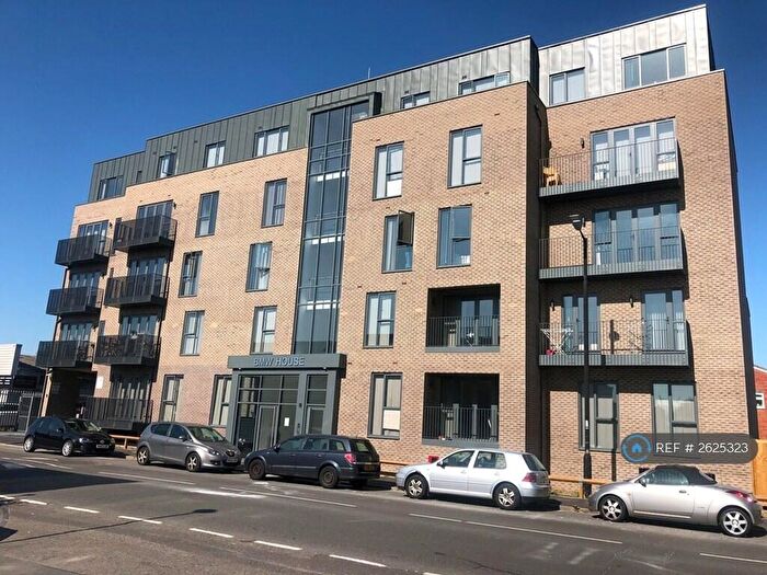 1 Bedroom Flat To Rent In B M W House, Slough, SL2
