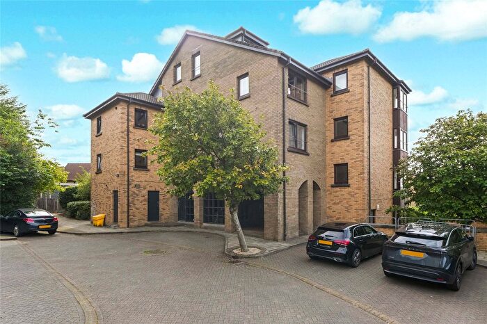 3 Bedroom Maisonette For Sale In Glen Lednock Drive, Cumbernauld, Glasgow, North Lanarkshire, G68