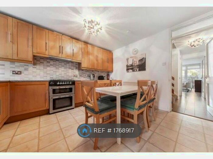 3 Bedroom Terraced House To Rent In Wolftencroft Close, London, SW11