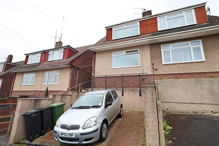 3 Bedroom Semi Detached House For Sale In Crispin Way, Kingswood, Bristol, BS15
