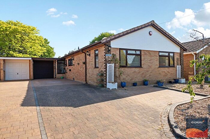 3 Bedroom Detached Bungalow For Sale In Pack Lane, Oakley, RG23