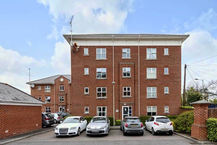 2 Bedroom Flat To Rent In Regent Court, Thornycroft Close, RG14