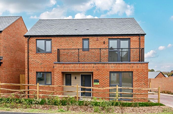 4 Bedroom Semi Detached House For Sale In Monarchs Mead, Andover Road, Winchester, Hampshire, SO22