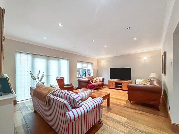 5 Bedroom Detached House For Sale In Tile Kiln Lane, Bexley, Kent, DA5