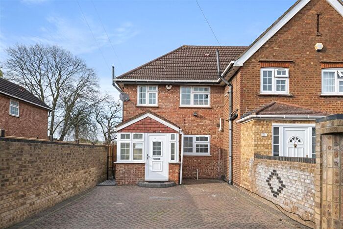3 Bedroom End Of Terrace House For Sale In Kingsway, Hayes, UB3