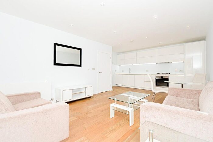 2 Bedroom Flat To Rent In Heneage Street, Shoreditch, E1