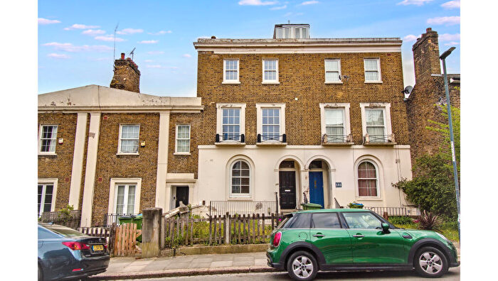 6 Bedroom Terraced House For Sale In Woodhill, Woolwich, London, SE18