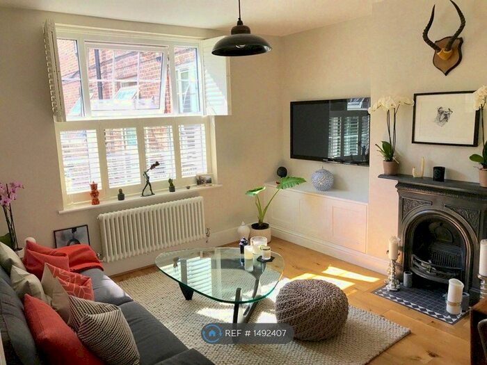 2 Bedroom Flat To Rent In Santley House, London, SE1