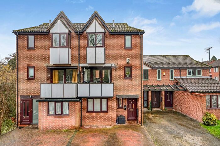 3 Bedroom Semi-Detached House For Sale In Belsize Avenue, Springfield, Milton Keynes, MK6