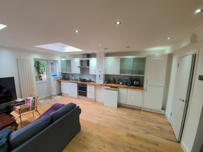 4 Bedroom Semi-Detached House To Rent In Barber Close, London, N21