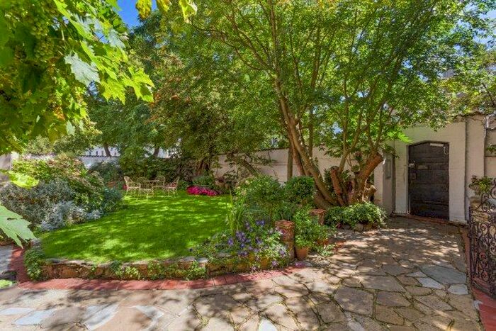 2 Bedroom Maisonette To Rent In Fulham Road, London, SW6