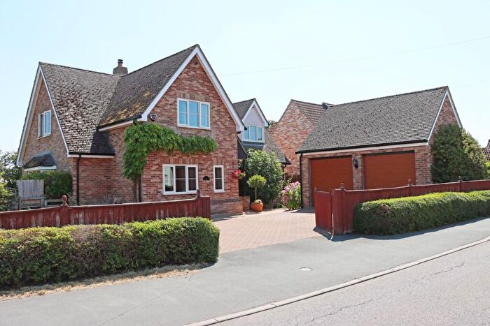 4 Bedroom Detached House For Sale In High Street, Offord D'arcy, Huntingdon, PE19