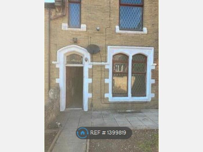 2 Bedroom Terraced House To Rent In Spring Place, Bradford, BD7