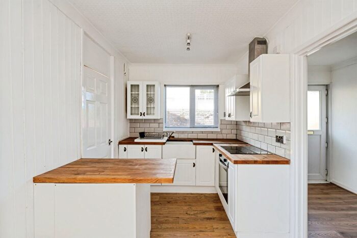 3 Bedroom Semi-detached House For Sale In Southall Avenue, Neath, SA10