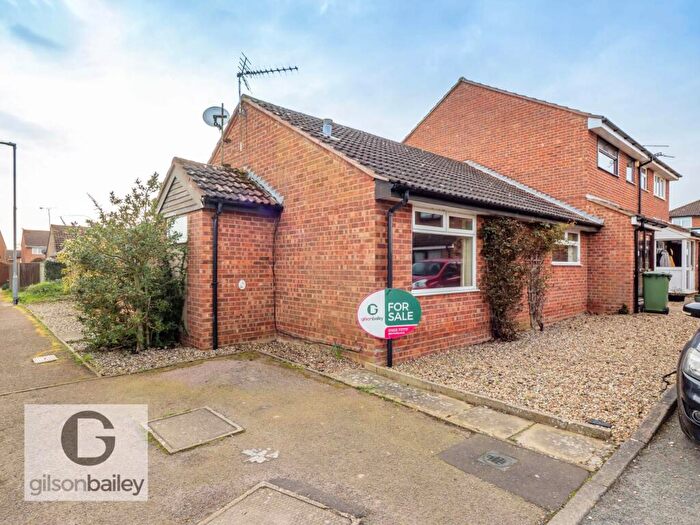 2 Bedroom Semi-Detached Bungalow For Sale In Medeswell Close, Brundall, NR13