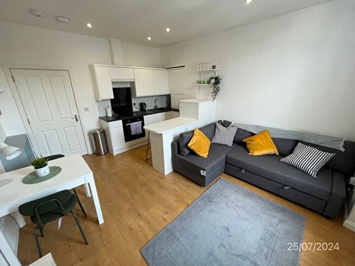 2 Bedroom Flat To Rent In Crown Street, First Floor Right, Aberdeen, Aberdeenshire, AB11