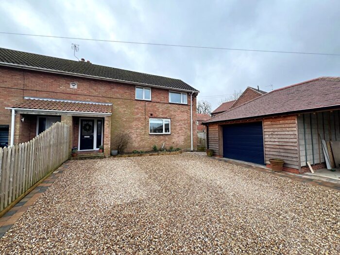 3 Bedroom Semi-Detached House For Sale In Bakers Lane, Bassingham, LN5