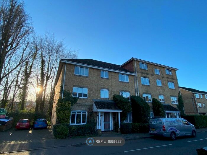 2 Bedroom Flat To Rent In Apsley, Hemel Hempstead, HP3