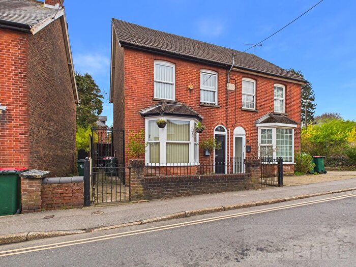 3 Bedroom Semi-Detached House For Sale In Horsham Road, Crawley, RH11