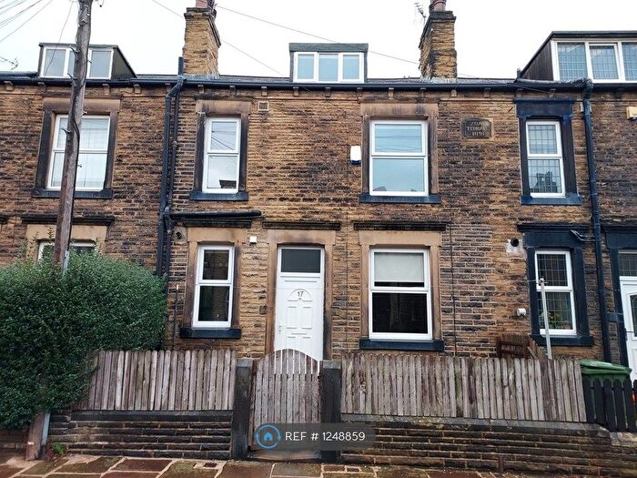 3 Bedroom Terraced House To Rent In Zoar Street, Morley, Leeds, LS27