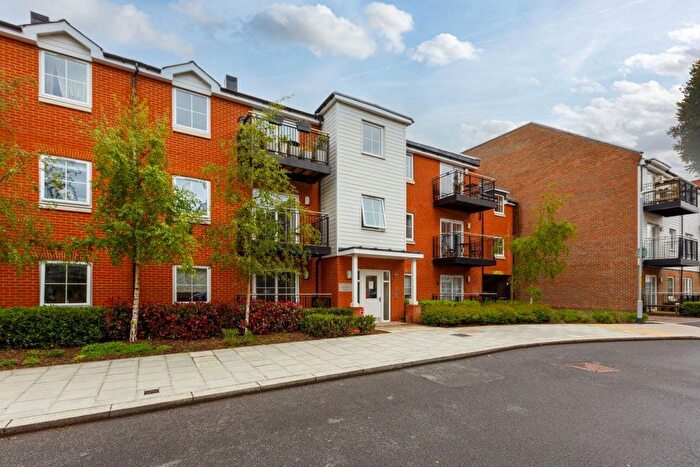2 Bedroom Flat To Rent In Mere Road, Dunton Green, TN14