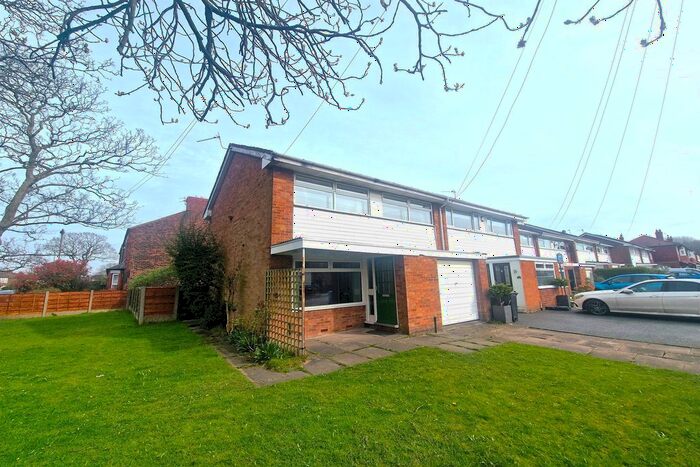 3 Bedroom Detached House To Rent In Berwick Avenue, Heaton Mersey, Stockport, SK4