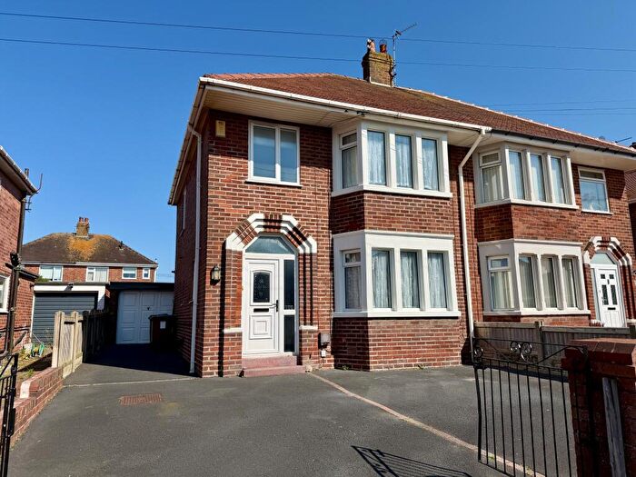 3 Bedroom Semi-Detached House For Sale In Winsford Crescent, Thornton-cleveleys, FY5