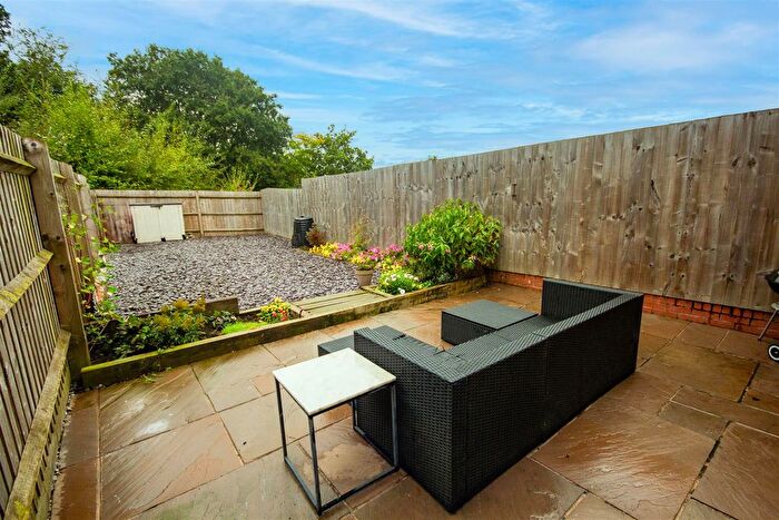 3 Bedroom Town House For Sale In Knowles View, Talke, Stoke-On-Trent, ST7
