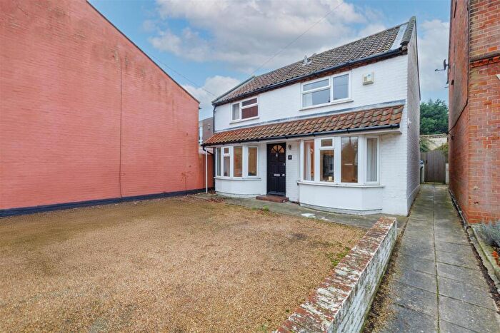 3 Bedroom House For Sale In Lower Olland Street, Bungay, NR35