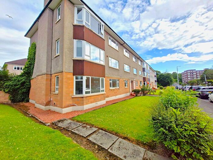 3 Bedroom Flat To Rent In Dorchester Avenue, Glasgow, G12