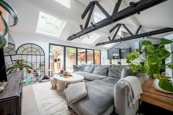 2 Bedroom Bungalow To Rent In Hardman Road, Kingston, Kingston Upon Thames, KT2