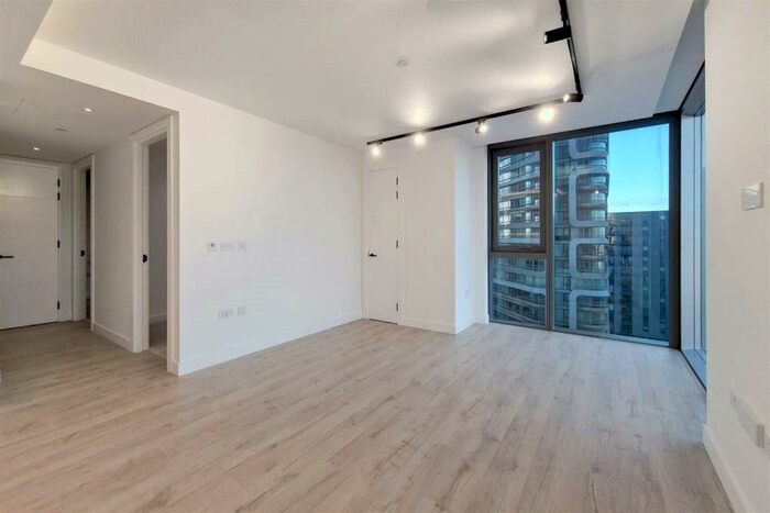 2 Bedroom Apartment To Rent In Valencia Tower, City Road, London, EC1V