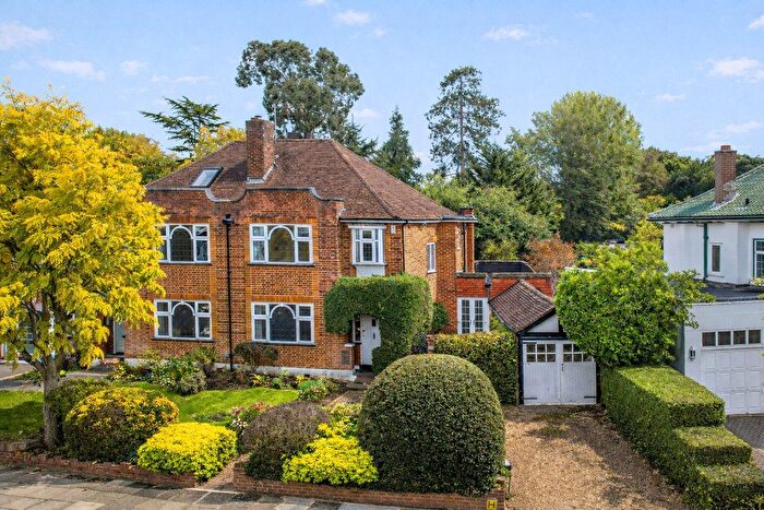 3 Bedroom Semi Detached House For Sale In Burwood Avenue, Pinner, HA5