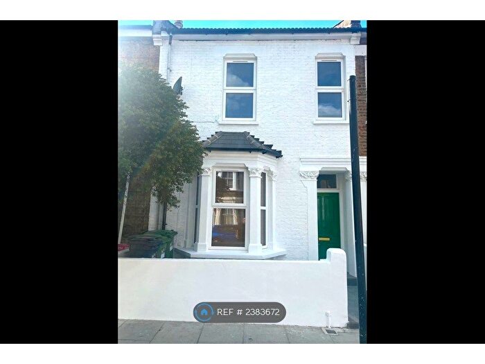 3 Bedroom Maisonette To Rent In Macfarlane Road, London, W12