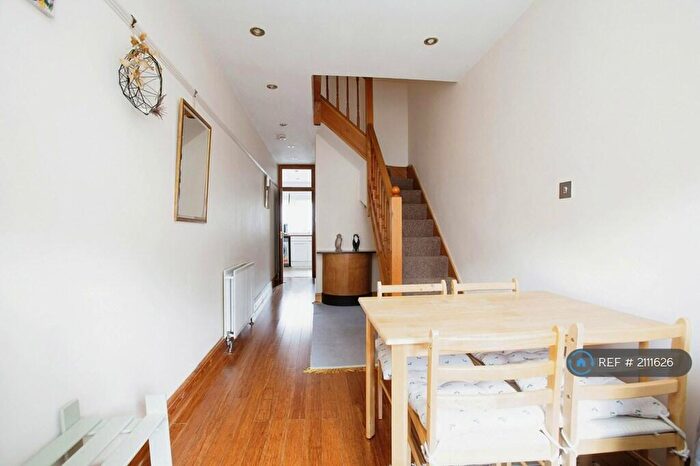 2 Bedroom Maisonette To Rent In Tower Hamlets Road, London, E17