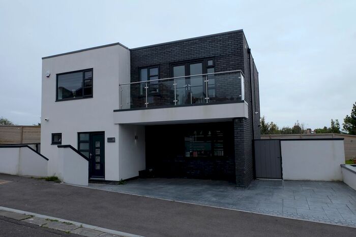 4 Bedroom Detached House To Rent In Romilly Park Road, Barry, CF62