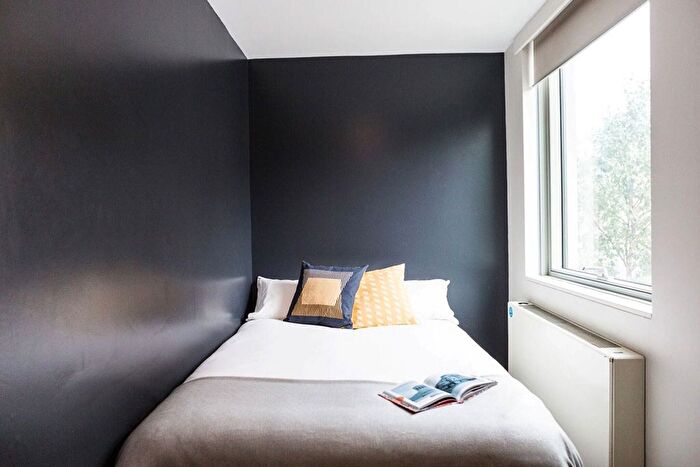 Studio To Rent In Pentonville Road, London, N1