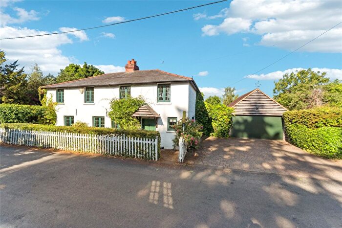 4 Bedroom Detached House For Sale In Crazies Hill, Reading, Berkshire, RG10