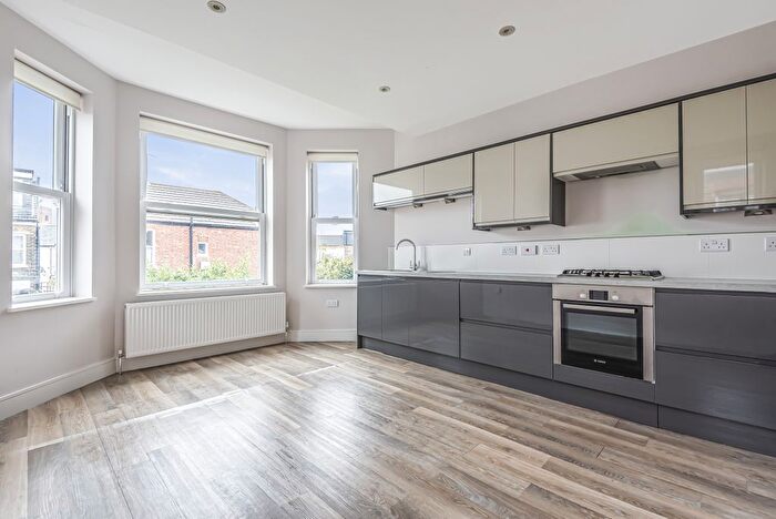 1 Bedroom Flat To Rent In Willcott Road, Acton, London, W3