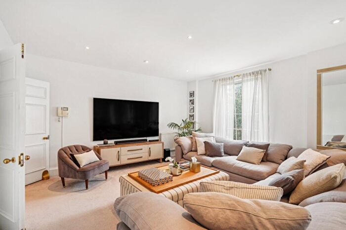 3 Bedroom Flat For Sale In Carlyle Court, Chelsea Harbour, SW10