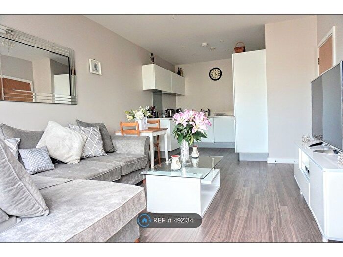 2 Bedroom Flat To Rent In Clovelly Place, Greenhithe, DA9