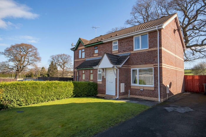 3 Bedroom Semi-Detached House For Sale In Yr Helfa, Chirk, Wrexham, LL14