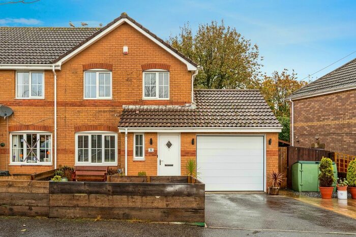 3 Bedroom Property To Rent In Honeysuckle Drive, Clase, Swansea, SA6