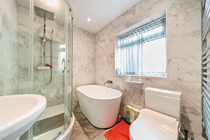 3 Bedroom Terraced House For Sale In Haleys Terrace, York, YO31