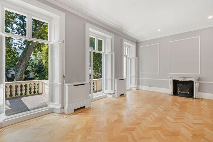 3 Bedroom Flat To Rent In Warwick Square, London, SW1V