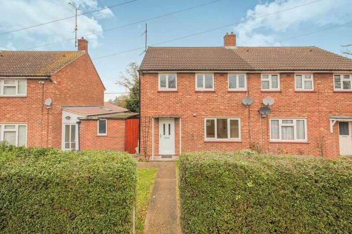 3 Bedroom Semi-Detached House To Rent In Whitehill Road, CB5